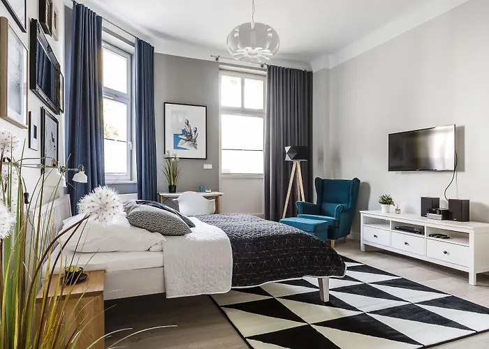 Sanhaus Apartments - CHOPINA 13 - apartamenty w centrum, 5 minut od plaży i deptaka